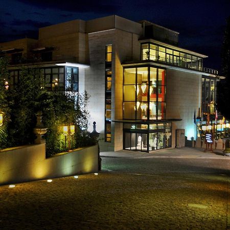 Hotel Pazo Los Escudos Spa&Beach Vigo Exterior foto The main entrance of the museum