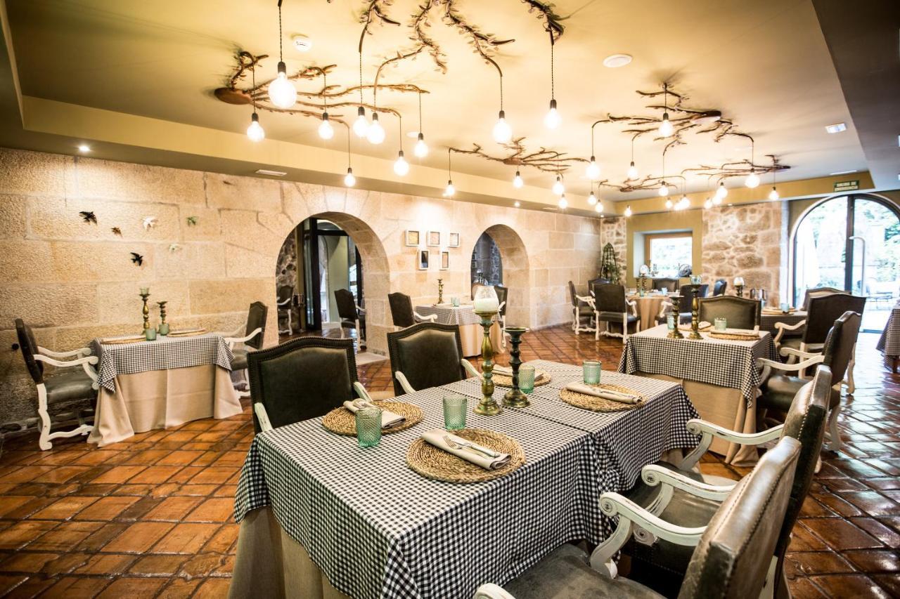Hotel Pazo Los Escudos Spa&Beach Vigo Exterior foto Restaurant in the hotel