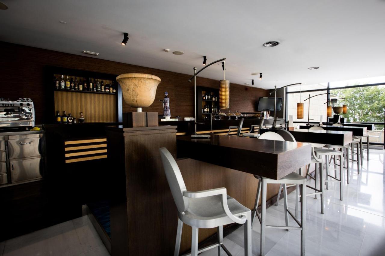 Hotel Pazo Los Escudos Spa&Beach Vigo Exterior foto The bar