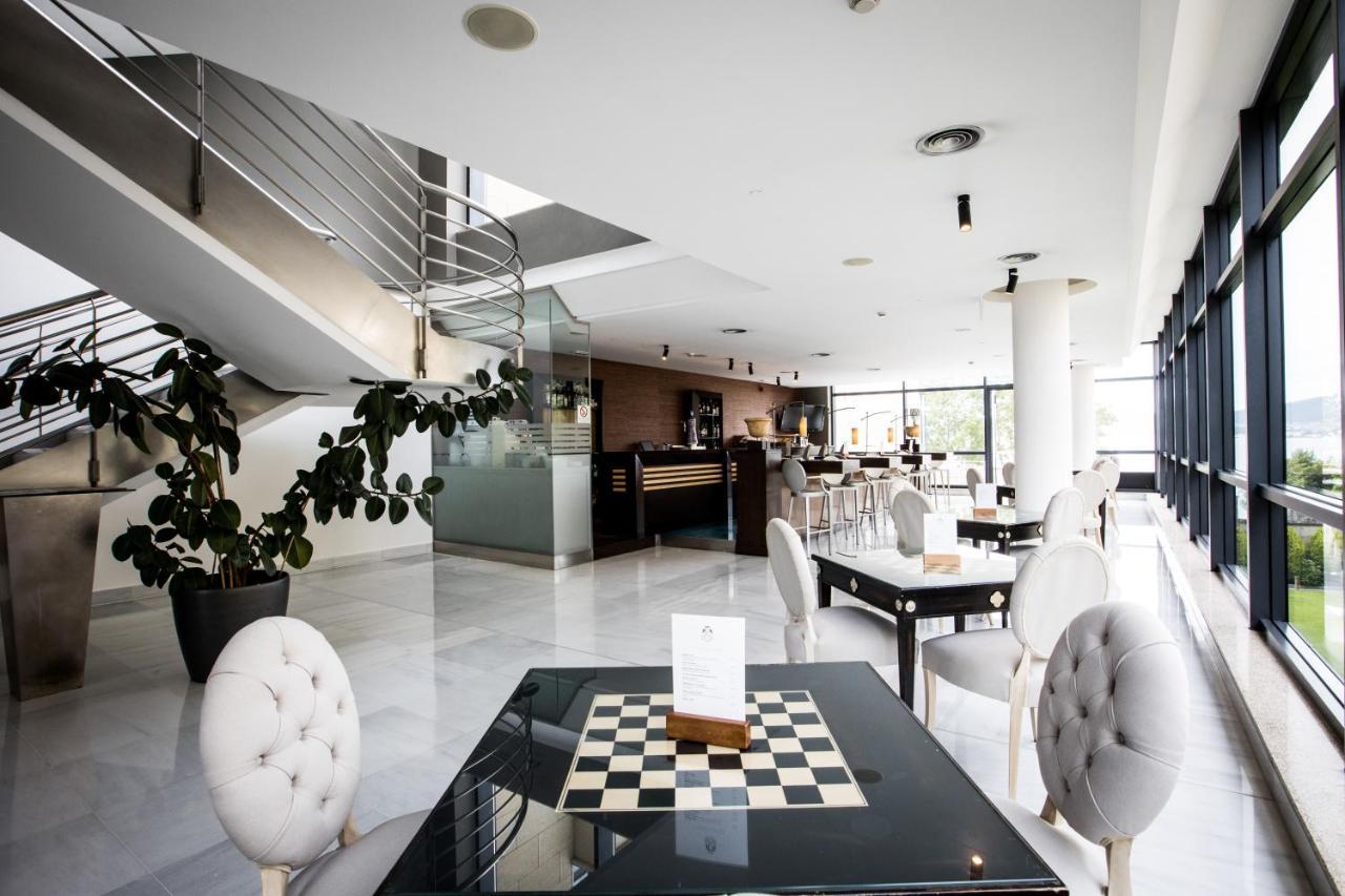Hotel Pazo Los Escudos Spa&Beach Vigo Exterior foto Interior of the hotel