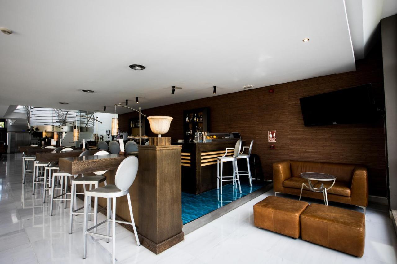Hotel Pazo Los Escudos Spa&Beach Vigo Exterior foto The lounge at the airport.