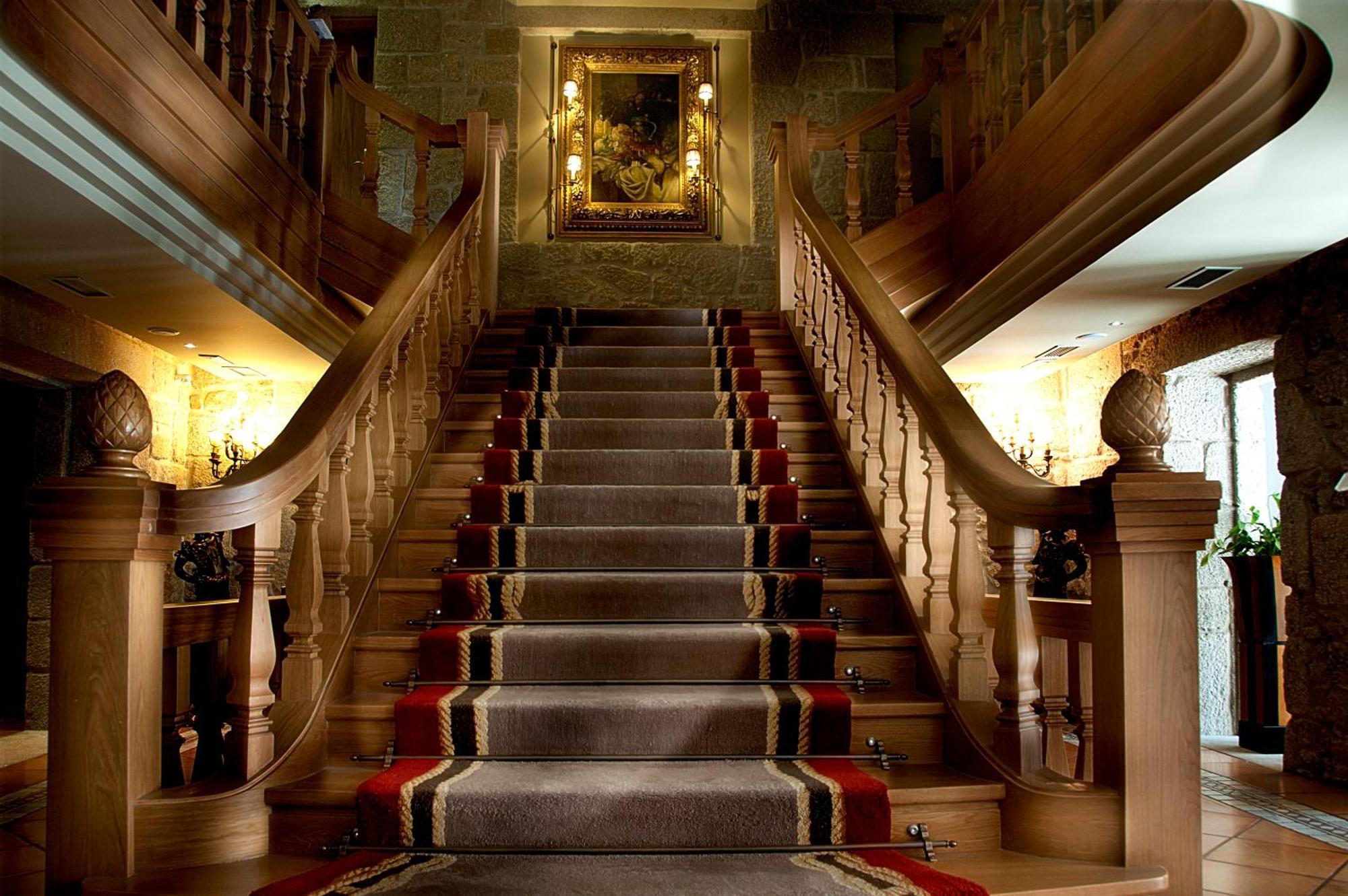 Hotel Pazo Los Escudos Spa&Beach Vigo Exterior foto The staircase